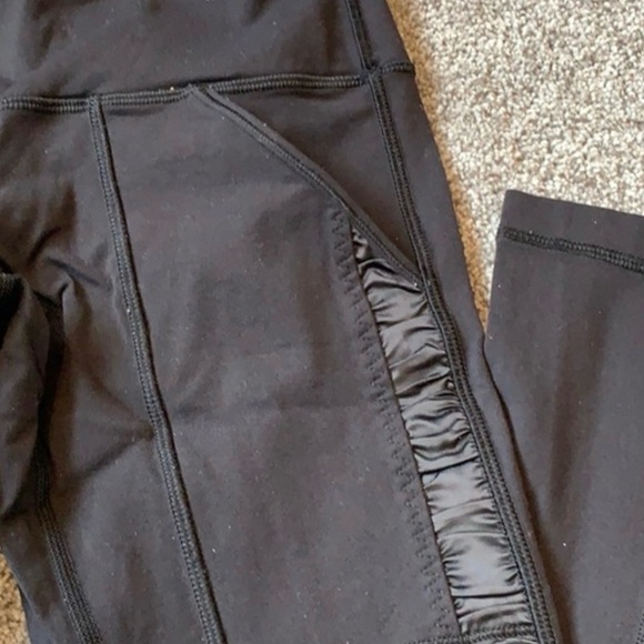 Lululemon Daily Practice Black Legging 28” - Picture 3 of 9